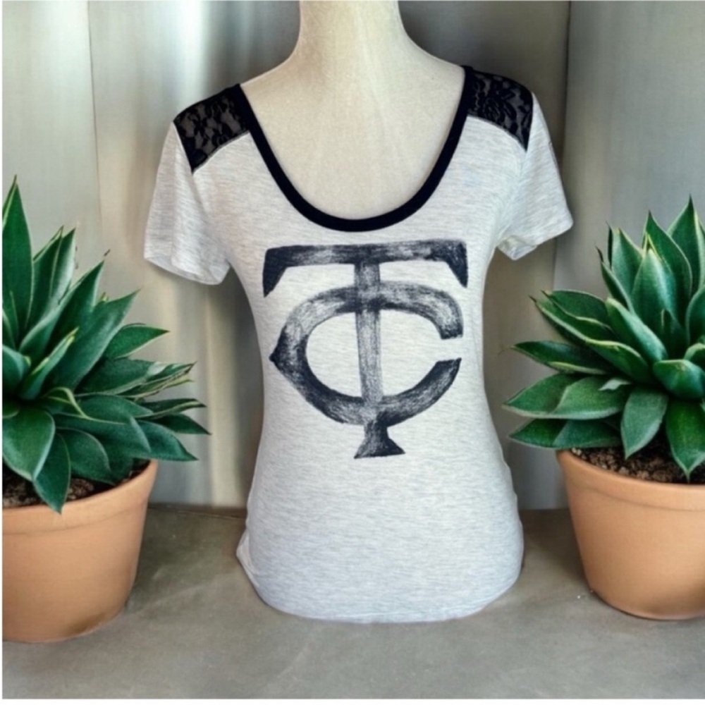 Victoria Secret PINK Limited Edition with 5th and Ocean Minnesota Twins Tee